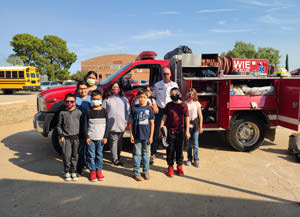 Bowie Volunteer Fire Department visiting students