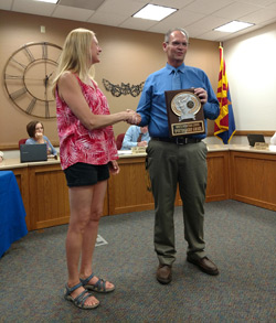 Michelle Davies receiving sportsmanship award