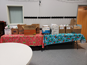 boxes of food ready to be delivered
